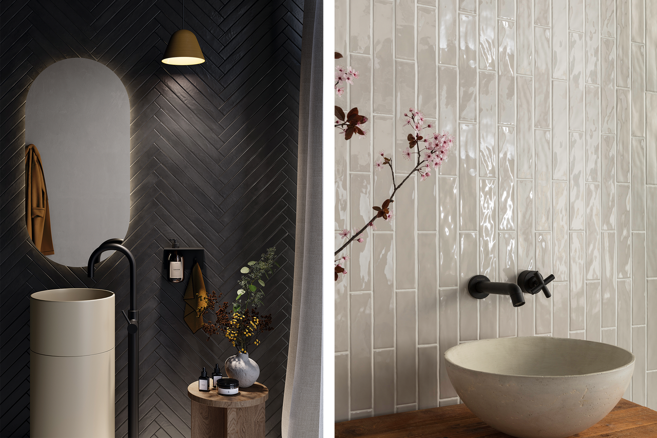 Badkamer met wastafel en wandtegels in visgraatmotief en verticale lijnen