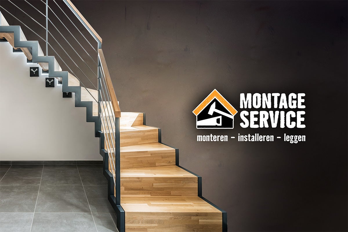 Trap met houten treden en metalen leuning binnenshuis, montageservice