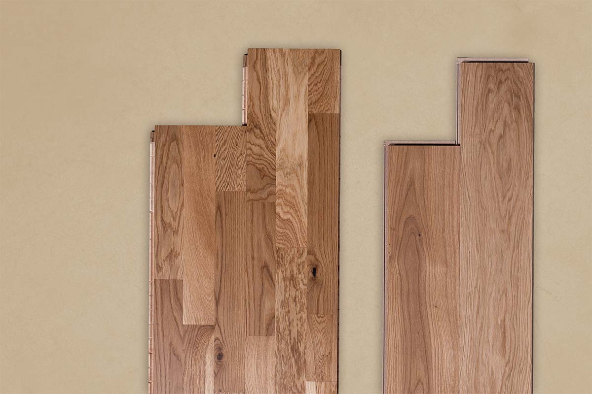 Twee eikenhouten parketplanken met klikverbinding voor vloerinstallatie.