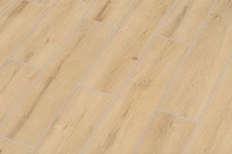 Vloertegels met houtlook met natuurlijke houtnerf en noesten.
