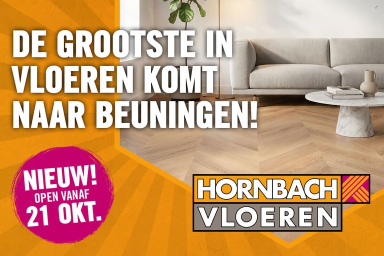 Promotiebanner voor de opening van een nieuwe Hornbach vloerenafdeling in Beuningen met een woonkamer en visgraatvloer