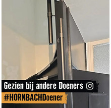 Interieurfoto van een metalen kachelpijp
