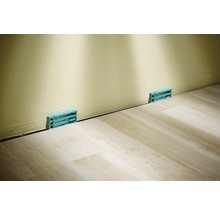 Installatie wiggen tussen wand en laminaatvloer