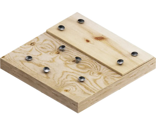 Houten plank met klinknagels
