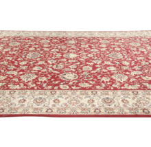 Rood tapijt met bloemmotief