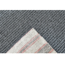 Detailopname van een grijze tapijttegel met textielrug