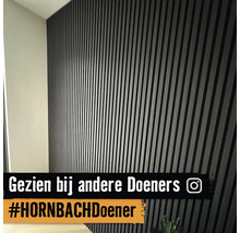 Wanddecoratie met houten panelen in het interieur