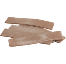 Meerdere bruine viltstrips voor vloerbescherming.