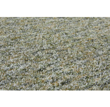 Detailopname van tapijt met lussenpool en gemêleerde textuur in groen, grijs en beige.
