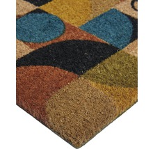 Kokosvezel deurmat met geometrisch patroon.
