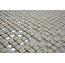 Mozaïektegels van aardewerk en glas
