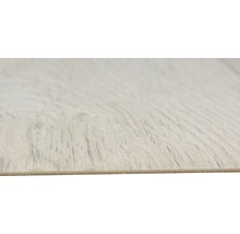 Close-up van een vloerbedekking met houtlook
