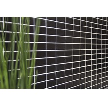 Wandtegels met mozaïekpatroon en plantendecoratie