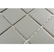 Close-up van grijze mozaïektegels