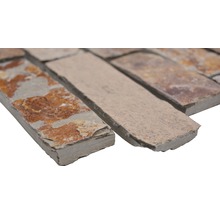 Detailopname van natuursteen mozaïektegels.