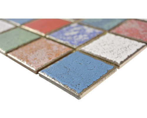 Close-up van mozaïektegels met verschillende kleuren