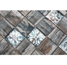 Mozaïektegels met houtlook en ornamenten