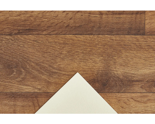 Houten vloer met laminaat en wit hoekdetail