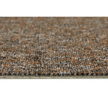 Close-up van een bruin tapijt met textuur