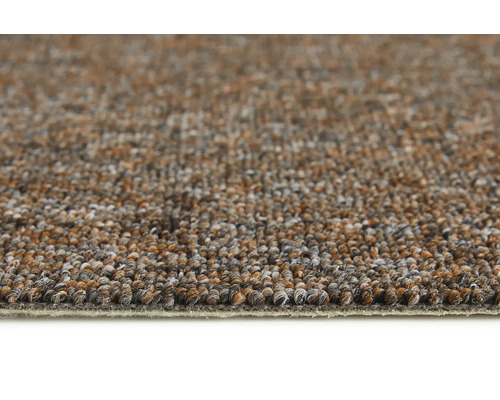 Close-up van een bruine tapijttegel
