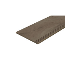 Enkele houten traptrede