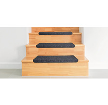 Houten trap met trapmatten
