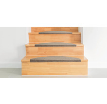 Houten trap met trapmatten
