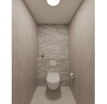 Modern, licht gastentoilet met wandcloset, gemarmerde wandtegels en gestructureerde wanden in neutrale tinten.