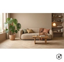 Woonkamer met een beige bank, houten tafel, Monstera plant en wandplanken op een visgraat parketvloer in een modern interieur. (Image AI modified or generated)