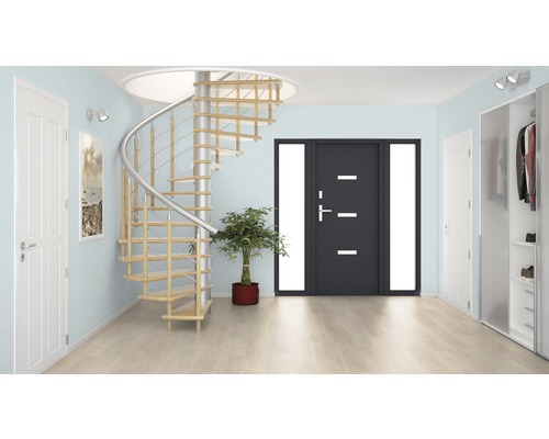 Entree met wenteltrap, voordeur en garderobe.