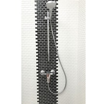 Douchegarnituur met handdouche voor wand met zwarte en witte tegels