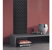 Kameroverzicht met wandbehang in krokodillenleerlook en decoratieve elementen