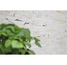 Wanddecoratie met beige-bruine strips