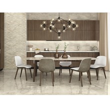 Lichte eetkamer met eettafel, stoelen en moderne verlichting voor een keukenachtergrond