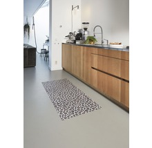 Keuken met keukenloper met luipaardprint