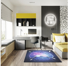 Moderne tienerkamer met bureau, bed en speelkleed