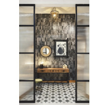 Interieur met console, wanddecoratie, spiegel en decoratieve verlichting