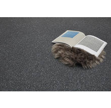 Decoratieve vloer met open boek en schapenvacht