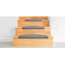 Houten trap met trapmatten