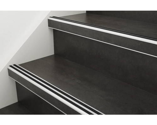 Trap met antislip profielen voor meer veiligheid