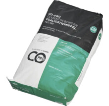 Zak met cementgebonden egalisatiemiddel met een netto gewicht van 20 kilogram.