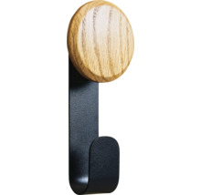 Wandhaak met een ronde houten kop en een metalen haak