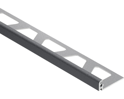 Aluminium tegelprofiel met een gestructureerd oppervlak en geperforeerde zijde voor bevestiging.