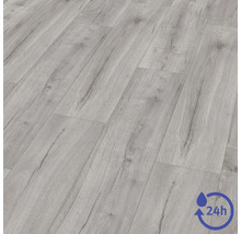 Laminaatvloer met houtlook en 24 uur waterbestendigheid.