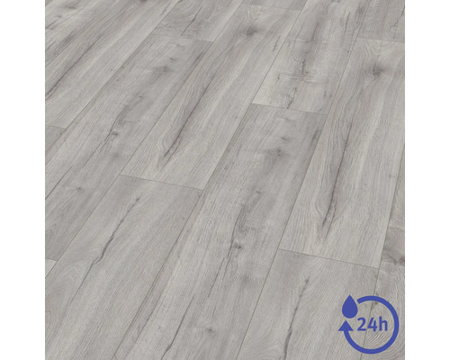 Laminaatvloer met houtlook en 24 uur waterbestendigheid.