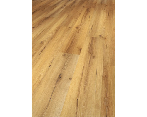 Landelijke houten vloerdelen met natuurlijke houtstructuur en noesten.