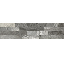Wandstrip met natuursteenlook, een gestructureerd oppervlak en stroken van verschillende afmetingen.