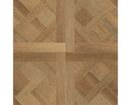 Laminaatvloer met een decoratief geometrisch houtpatroon in klassieke Versailles-stijl.