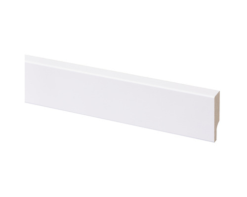 Witte houten plint
