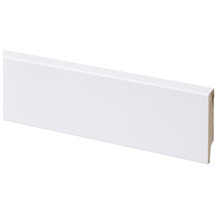 Witte houten plint